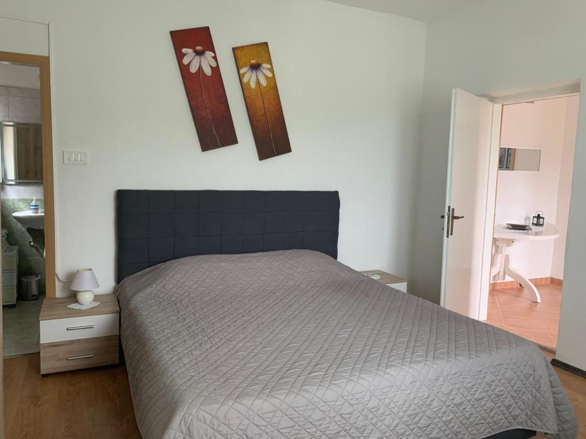 Apartmani Spomenka Seline Bagian luar foto