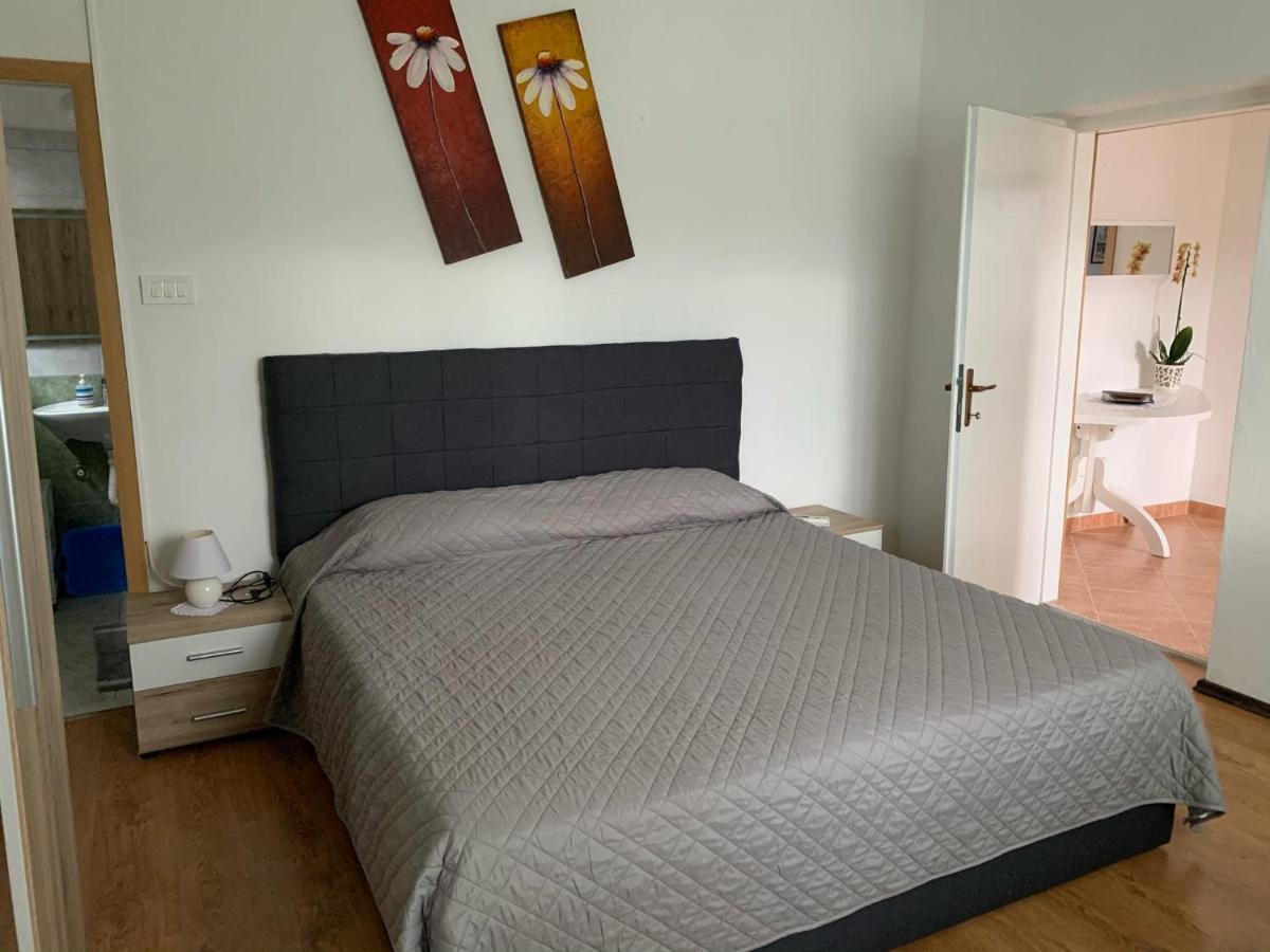 Apartmani Spomenka Seline Bagian luar foto